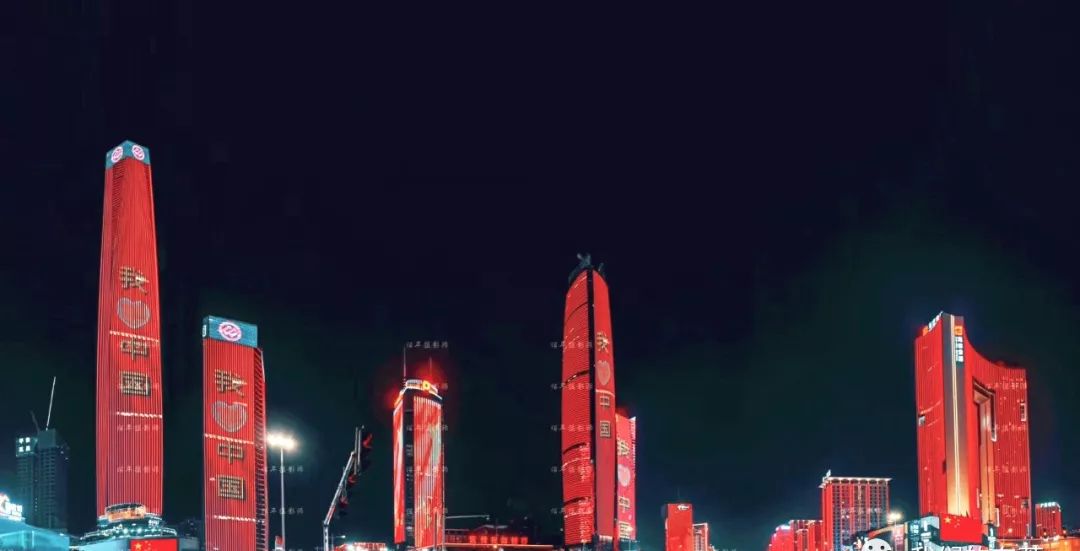 光影喷泉表演时间加场了！昨晚无数东莞人挤爆这里！