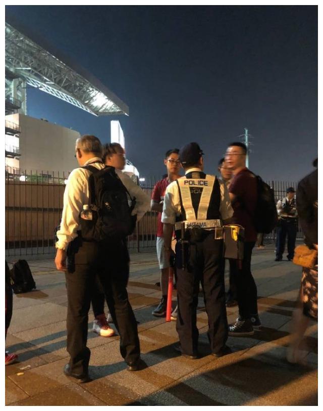 亚冠恒大在日本输球，曝中日球迷赛后打架，警察到场处理