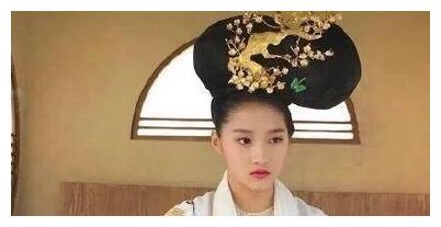 这么拼命的关晓彤却被剧组毁了！缝纫机发型落水秒变拖把