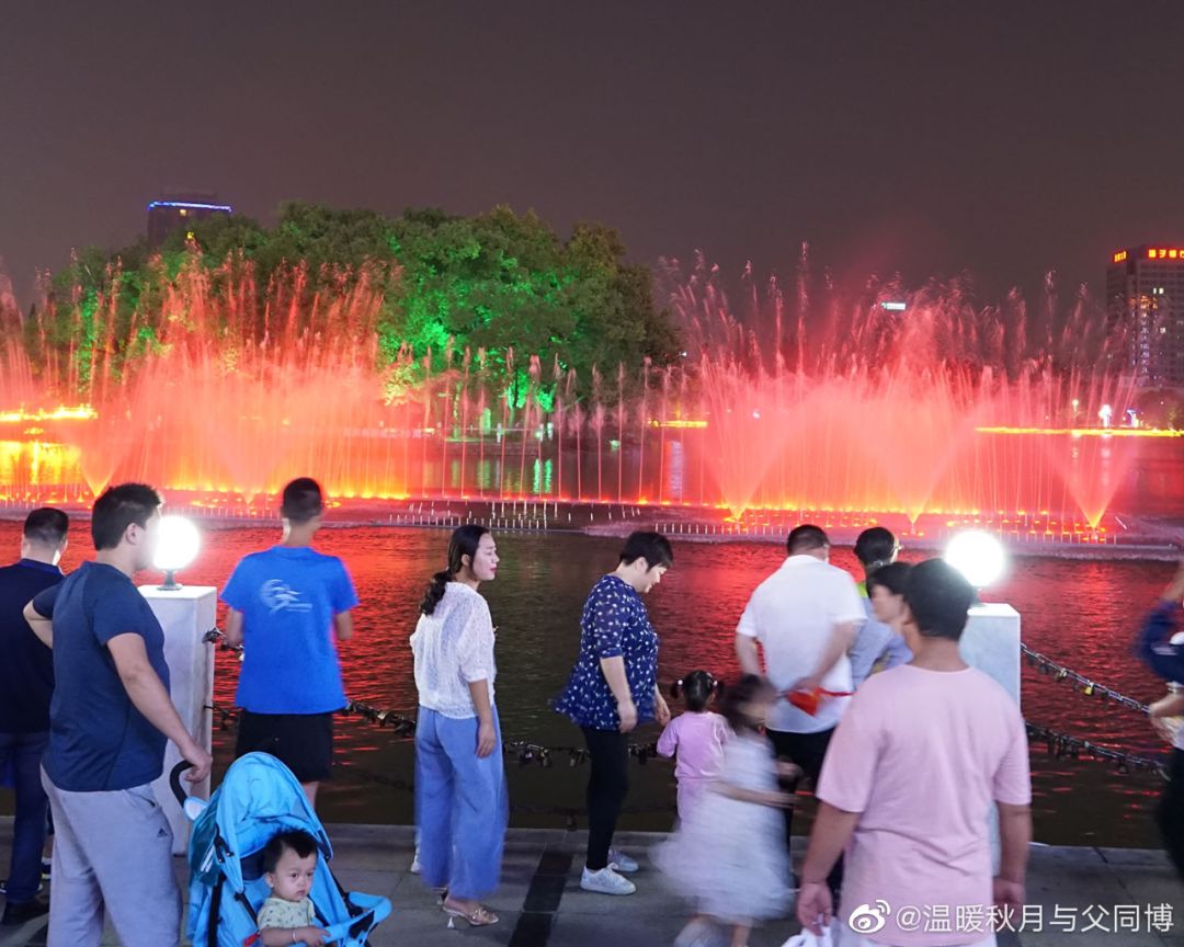 芜湖市中心这处音乐喷泉免费开放啦！美轮美奂！你打卡了吗？