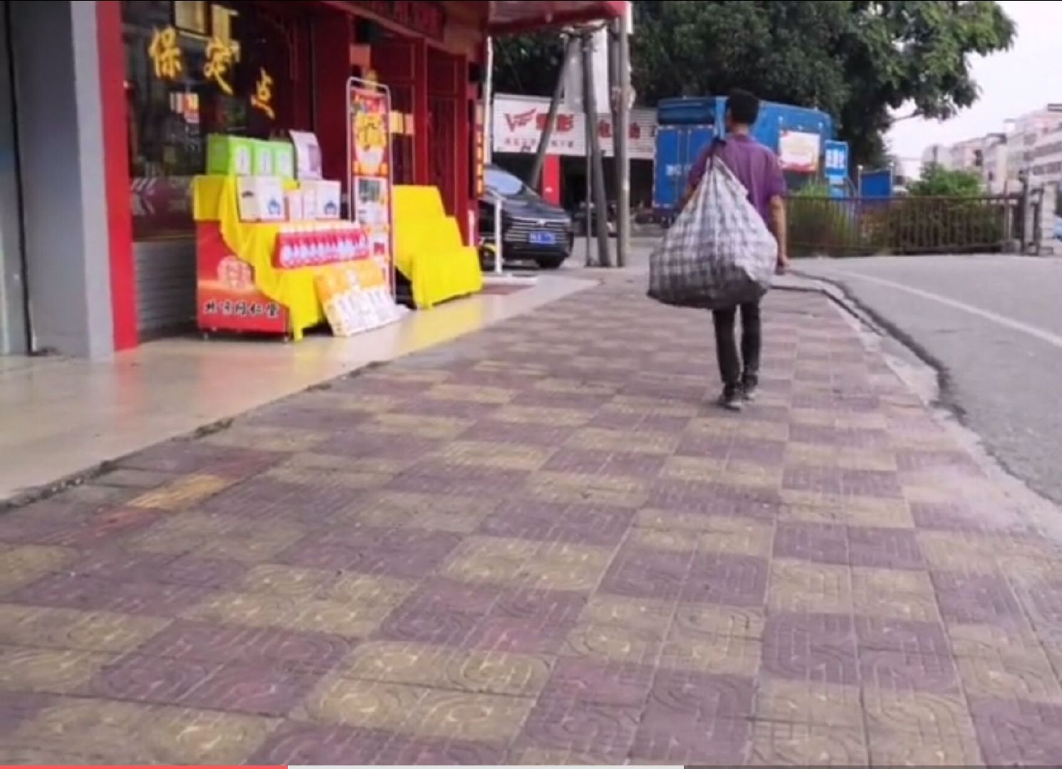 四十男子外地捡废品度日，称家有“妻儿”不想回！