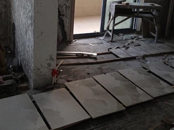 装修时使用大理石瓷砖上墙，怎么挂铜丝？具体是如何操作的？