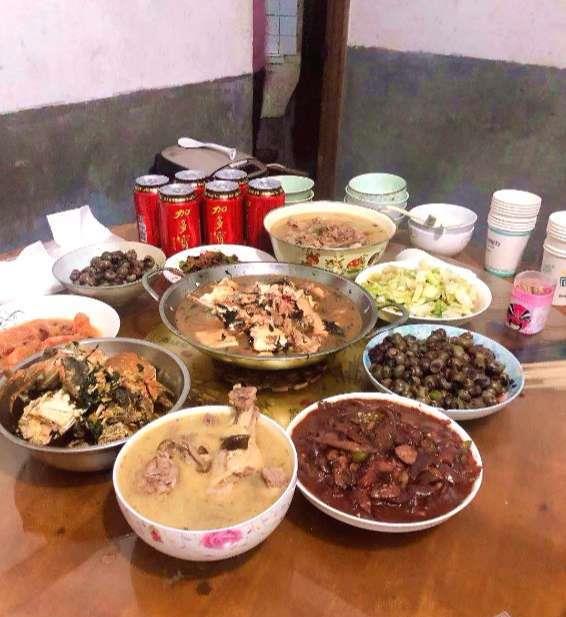农村家宴太丰盛，回家3天胖2斤，这道菜一上桌，鸡鸭螃蟹都靠边站