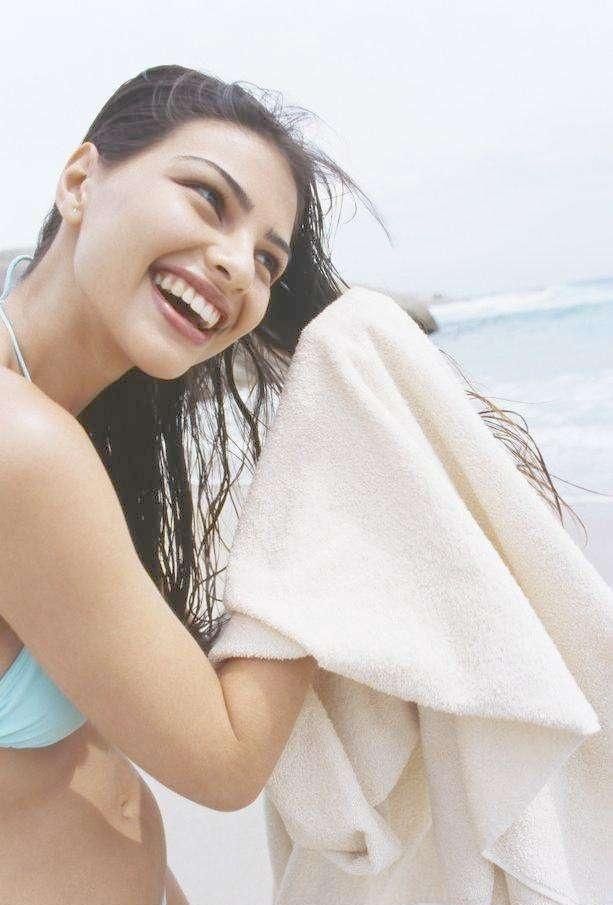 泰国旅游，美女递来的毛巾不要接，导游：“接了”你就明白了