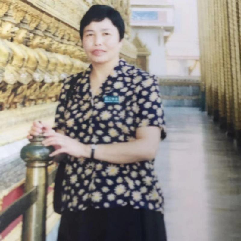 “赤脚医生”：以前注射器械消毒只能在煤炉上隔水蒸……|讲述·与共和国共成长⑤