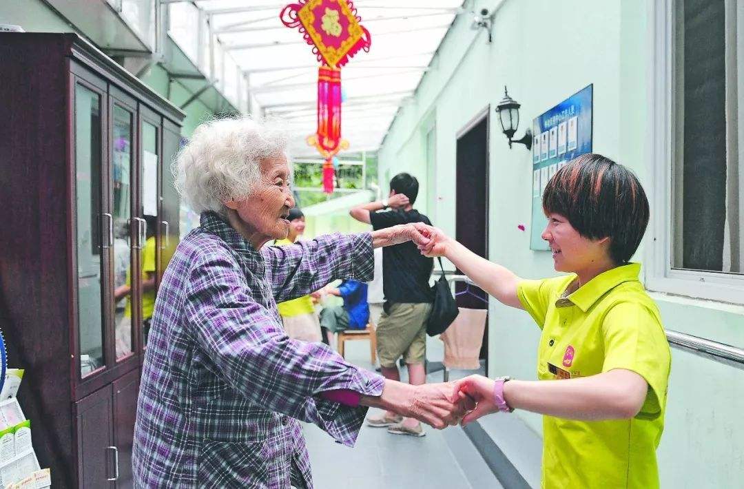 民政部要求到2022年 社区养老服务设施配建率达100%