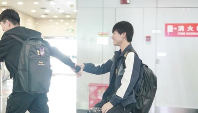 阿水辛德拉排到小明机器人：接Q属性被利用 0-12屈辱退场
