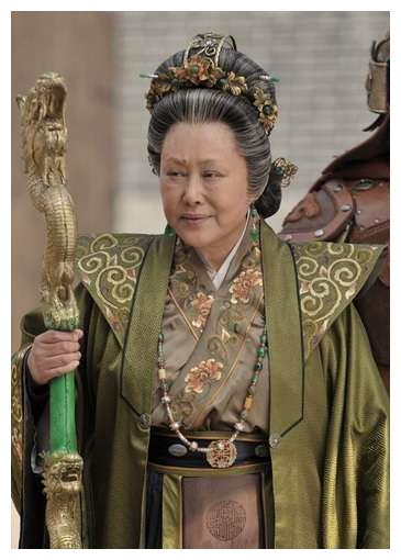 跨届喜剧王斯琴高娃的霸气处理家庭纷争像是走场