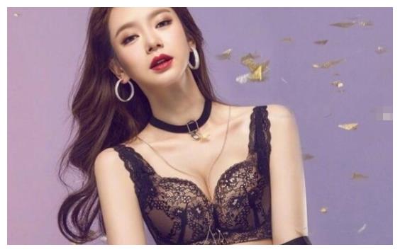 戚薇晒内衣美照，评论区瞬间沸腾，群众：当真是无孔不入啊！