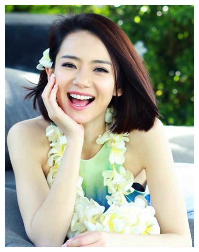 戚薇晒内衣美照，评论区瞬间沸腾，群众：当真是无孔不入啊！