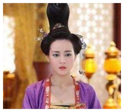 这是迪丽热巴最丑的一次古装造型，比关晓彤的缝纫机更雷人！