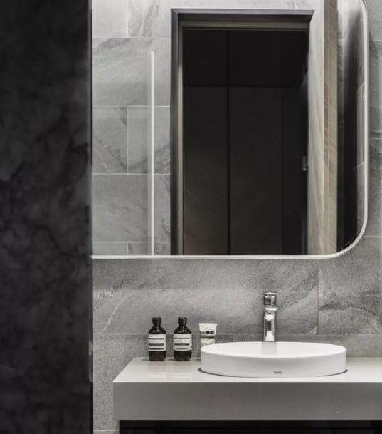 黑白灰的大理石家装