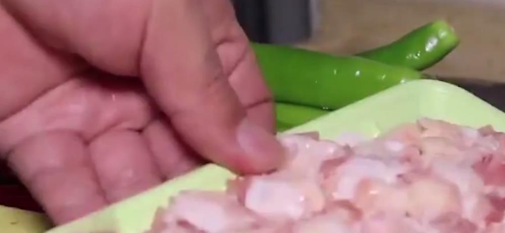 烧烤摊3种肉无法造假，味道超级美味，会点来吃的是吃货