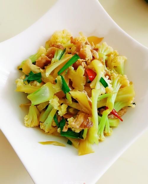 花椰菜炒肉教学，现在正是花椰菜的食用日子，趁新鲜吃