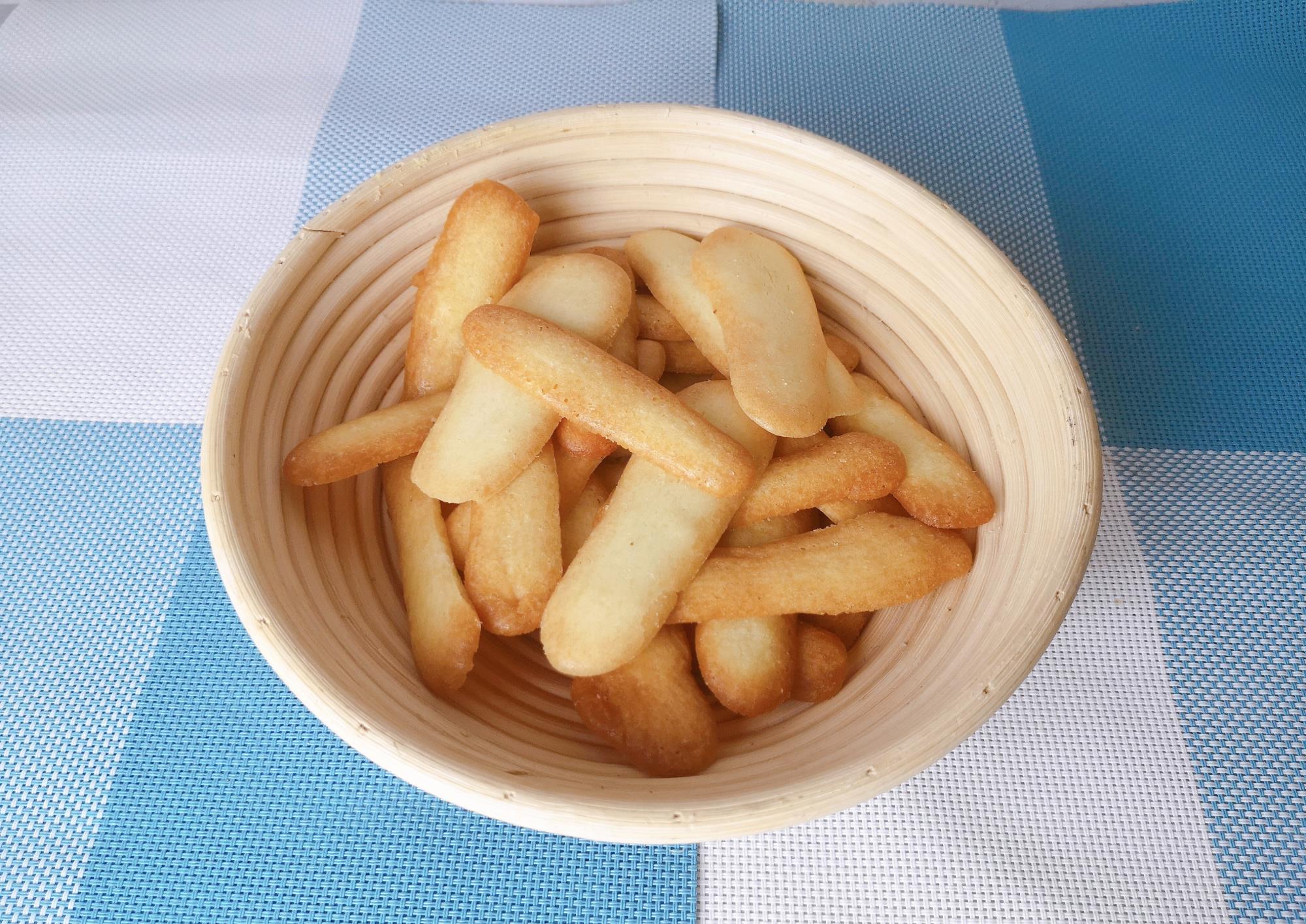 4个材料教你做最简单的饼干,又脆又好吃,新手一看就会