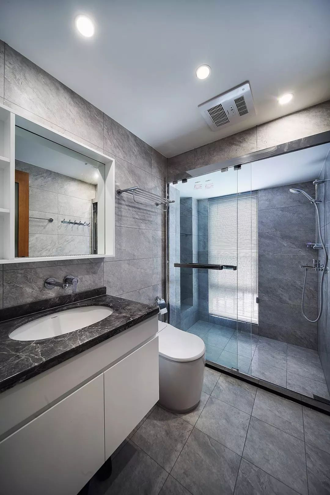 125平简约风三居室，用大理石做电视墙真好看！