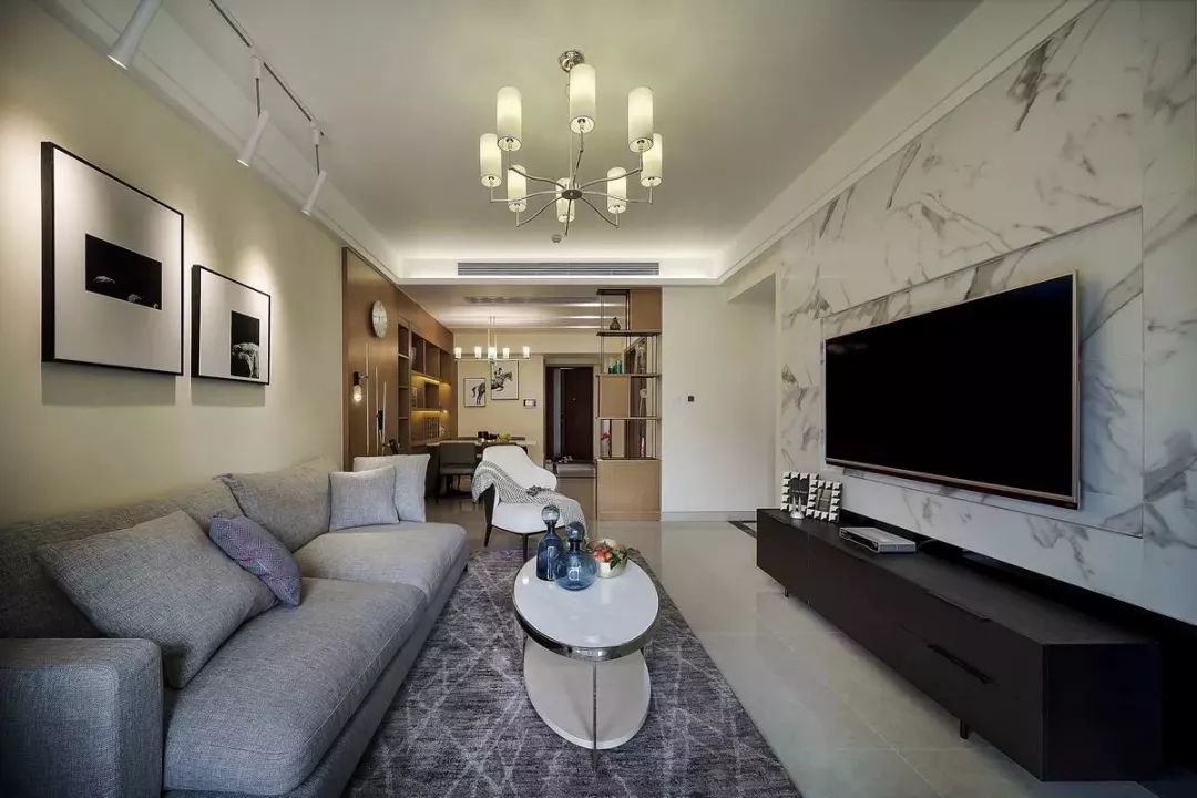 125平简约风三居室，用大理石做电视墙真好看！