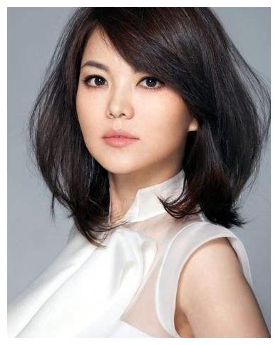 李湘直播帮林依轮卖火锅，变相炫富？自曝一套餐具价值两万多