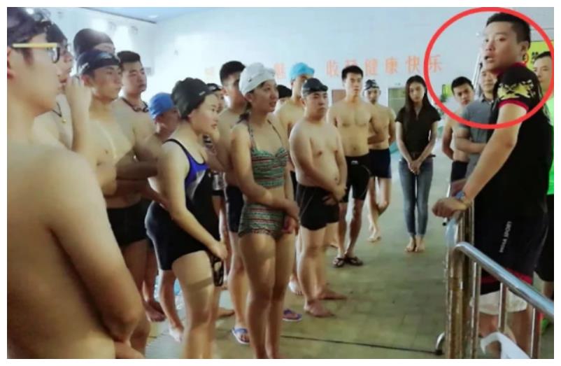 当初与孙杨齐名的游泳天才，因一顿烧烤被终身禁赛，现状如何？