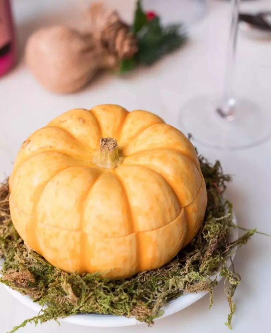 红酒情人节！5折吃『艺术品葡萄酒西餐厅』，你心爱的TA值得！