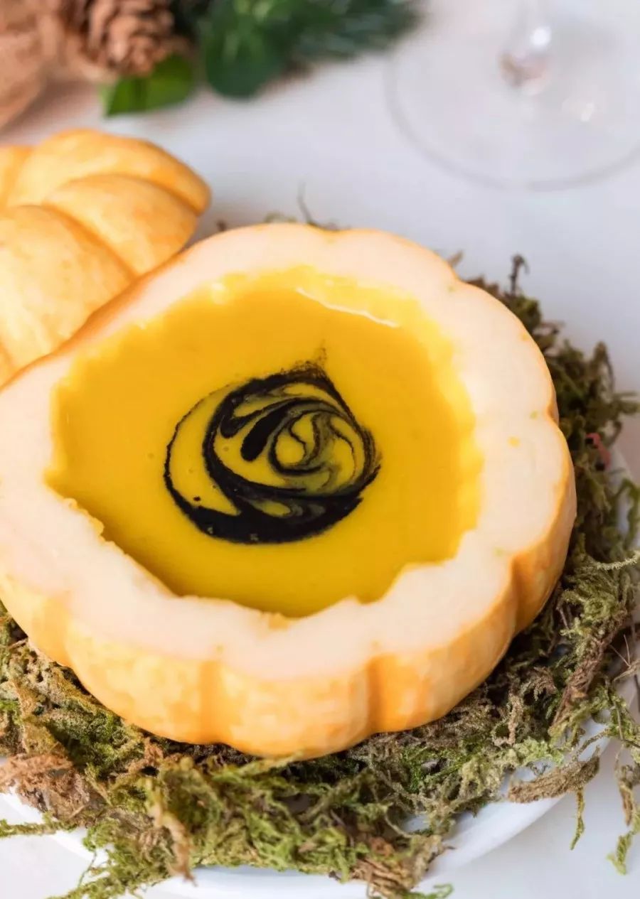 红酒情人节！5折吃『艺术品葡萄酒西餐厅』，你心爱的TA值得！