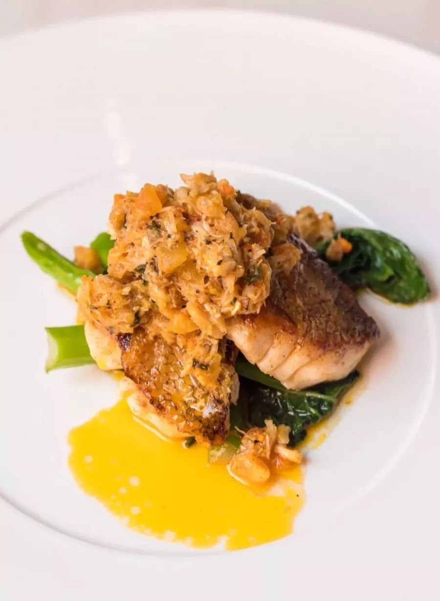 红酒情人节！5折吃『艺术品葡萄酒西餐厅』，你心爱的TA值得！