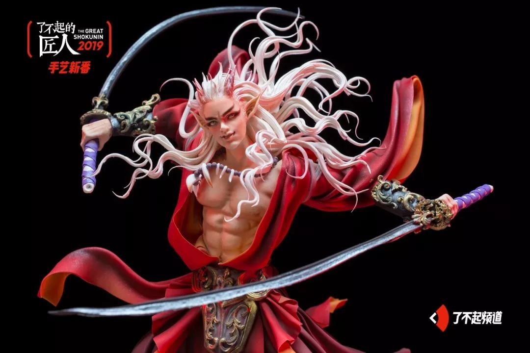 他从珠宝首饰到美容美发样样精通，只为做好一块蛋糕