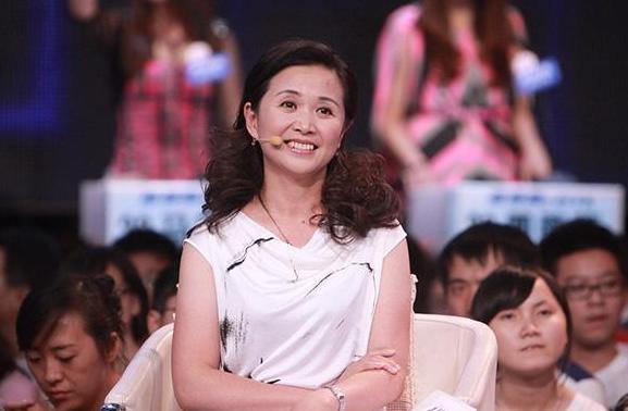 参观黄菡老师现实中的家，连餐具也是青花瓷的，品位果然与众不同