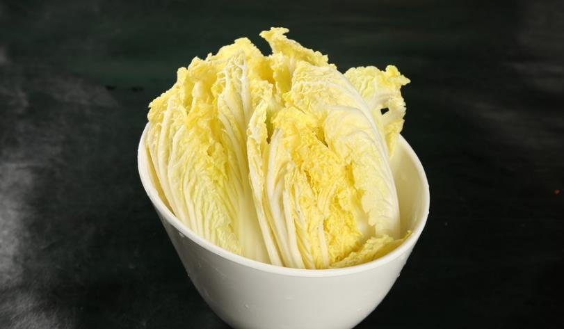 多吃白菜营养护肤还补钙,养颜美容白菜解决,简单小炒美味家常