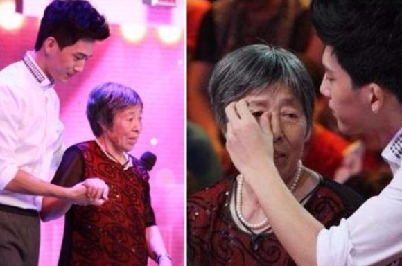 刚出生就被父母抛弃，奶奶靠捡废品把他养大，今走红父母却来认亲
