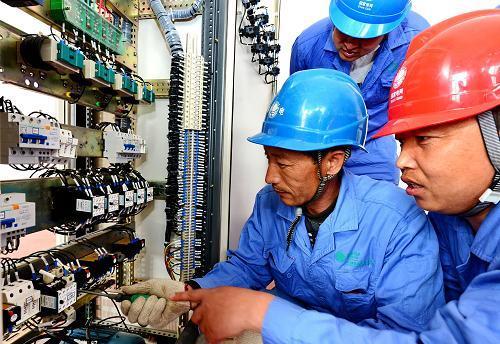 日本人夸德国电工整洁，印度电工胆大，对中国电工就两个字！