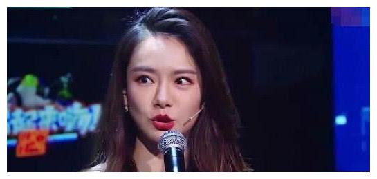 戚薇衣服网购几十块 却给女儿一直喝法国水