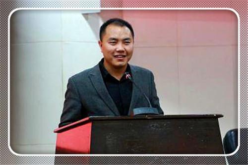 他大学毕业后辞职卖红薯，打造品牌做连锁加盟，被称“红薯王子”