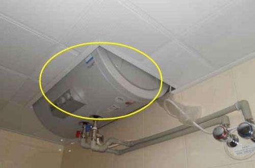 为什么有钱人都把热水器装吊顶上？老师傅一分析完，后悔太晚听说
