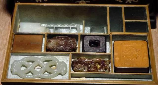 皇帝的玩具箱：不吹牛，能看一年