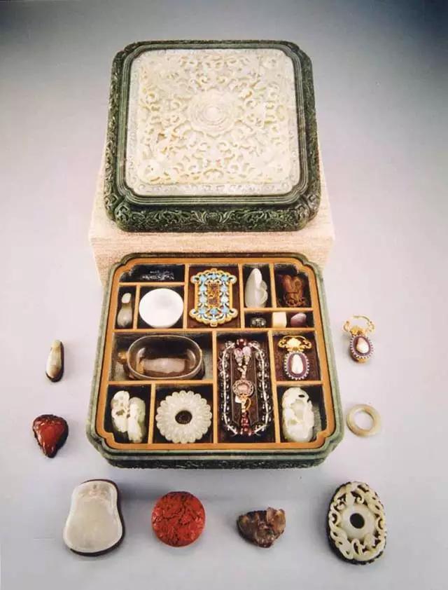 皇帝的玩具箱：不吹牛，能看一年