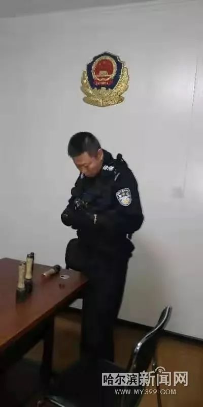 拉环完整随时可能引爆！香坊一老人拎着仨手榴弹要上废品收购站｜路人吓坏了
