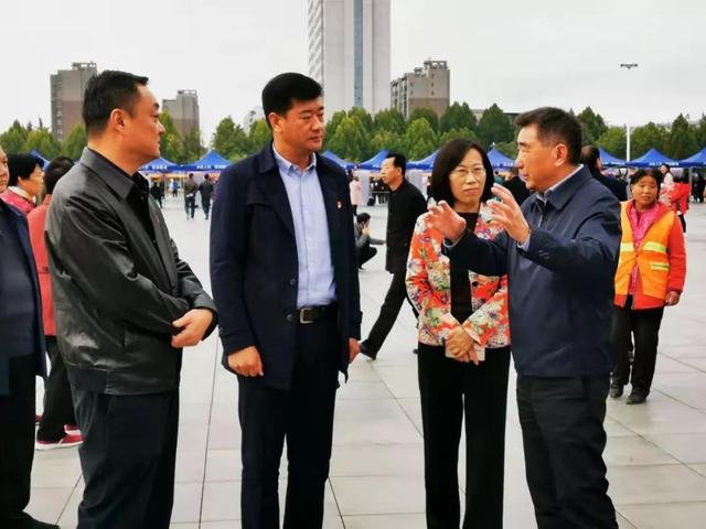 郑州九院健康帮扶活动义诊、业务指导还安装了“医养结合软件”