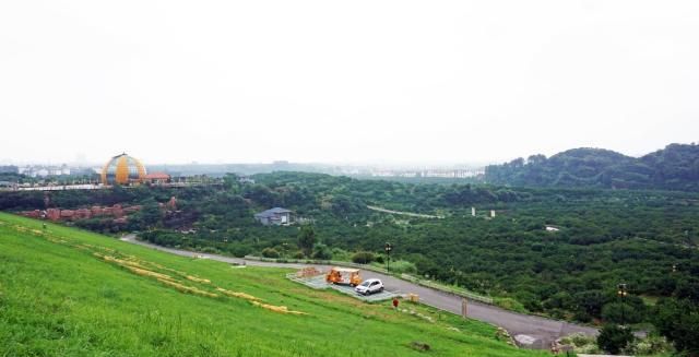 世界桔都在江西，坐上游艇观丹霞，景色宛若千岛湖