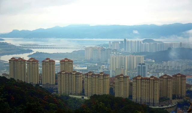 航拍！去镜台山有一条塑胶跑道，走不一样的路，看最美的风景