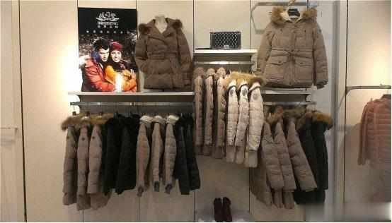 同样品质的羽绒服，专柜卖3000多，为什么网购几百元就能拿到手？