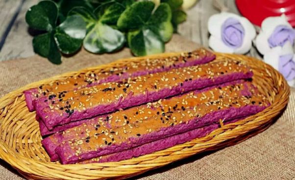 2个紫薯，1斤面粉，教你做不一样的紫薯饼干，大人小孩都爱吃