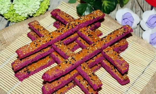 2个紫薯，1斤面粉，教你做不一样的紫薯饼干，大人小孩都爱吃