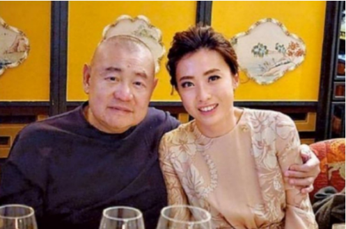 她仅20几岁就进豪门，甘愿做富豪“生育机器”，忍15年得到547亿