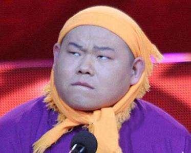 岳云鹏不小心把媳妇的化妆品给打翻了，在线求助网友危机处理方法