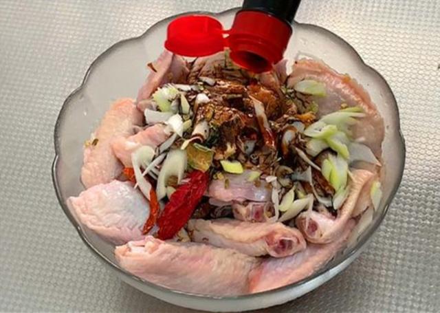 秋天吃猪肉不如吃这肉，便宜营养，不加1滴油，焖一锅上桌就扫光