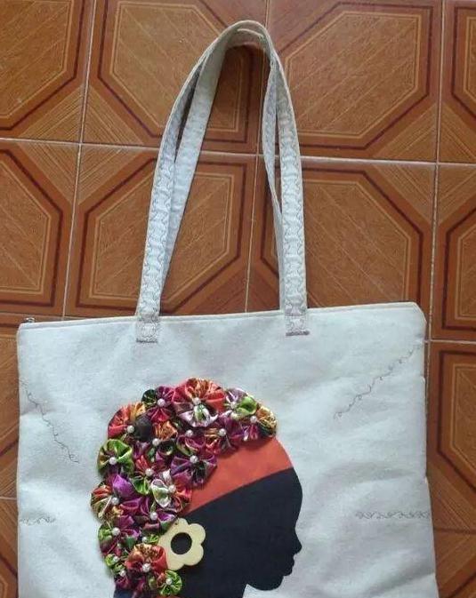 几厘米的小碎布缝一圈，承包了家里的居家用品