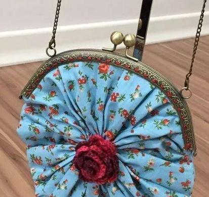 几厘米的小碎布缝一圈，承包了家里的居家用品