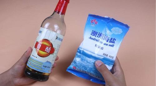 毛巾发黄不耐脏，水里来点“清洁宝”，毛巾还能干净如初