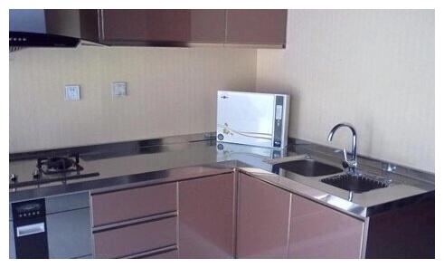 厨房台面装了不锈钢,简直就是捡了宝,朋友们都夸有眼光